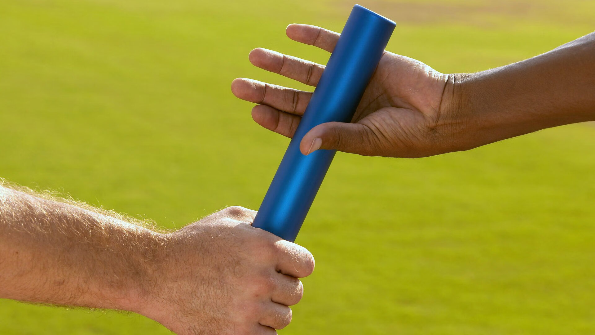 爱游戏体育app-弗朗索瓦·霍尔茨豪伊泽：攻守兼备，成就南非队最佳全能选手，弗雷德·霍伊尔